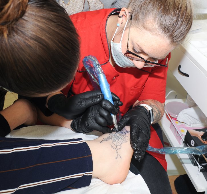 Cursus permanente make-up verwijderen